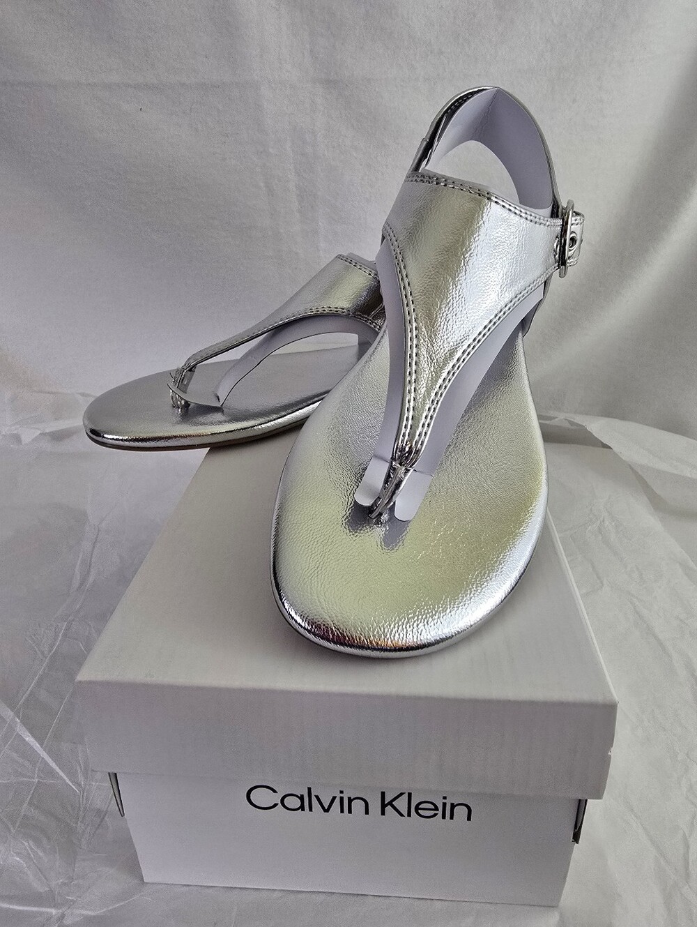 Calvin Klein Moraca2 Silver Metallic Flat Thong Sandals Size 7M New In Box NWT - Picture 6 of 8